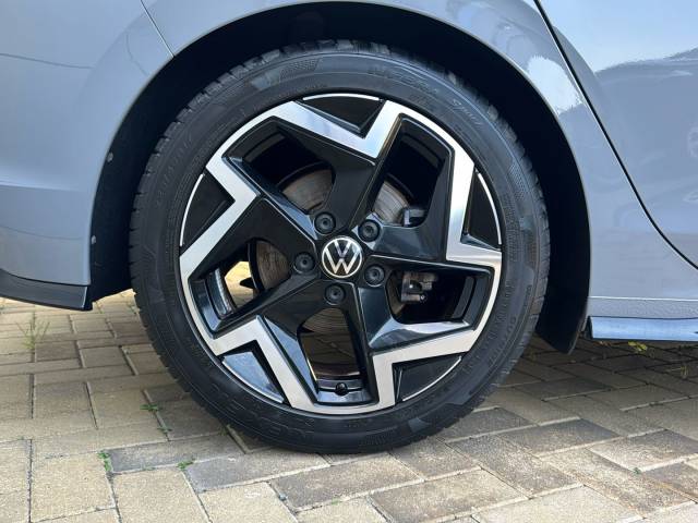 2024 Volkswagen Golf 1.5 TSI 150 R-Line
