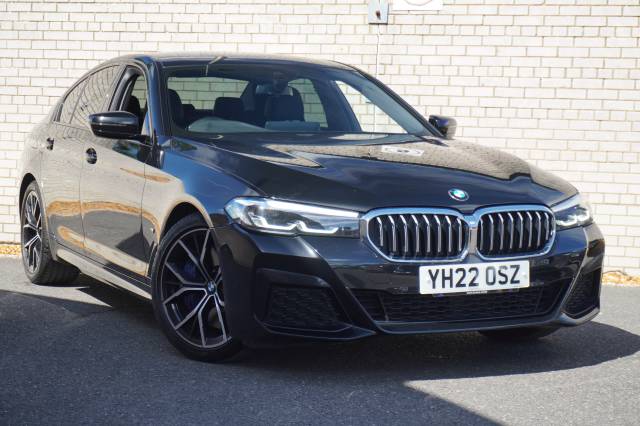 BMW 5 Series 3.0 530d xDrive MHT M Sport Saloon Diesel Black sapphire