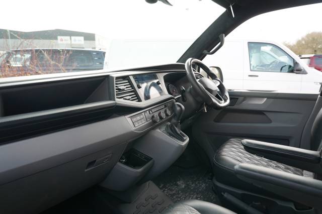 2024 Volkswagen Transporter 2.0 T30 TDI 150 Kombi Van DSG Highline SWB