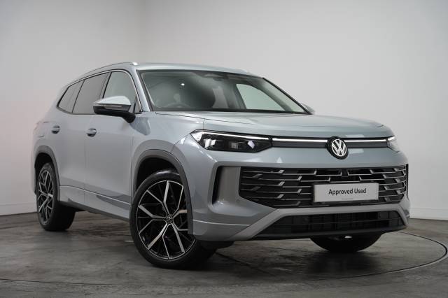 Volkswagen Tayron Tayron Elegance 1.5 eTSI 150 PS 7-Speed DSG Estate Hybrid Oyster Silver