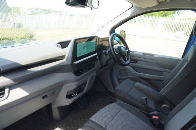 Volkswagen Transporter 2.0 T32 TDI 150 Kombi Van Commerce Pro SWB