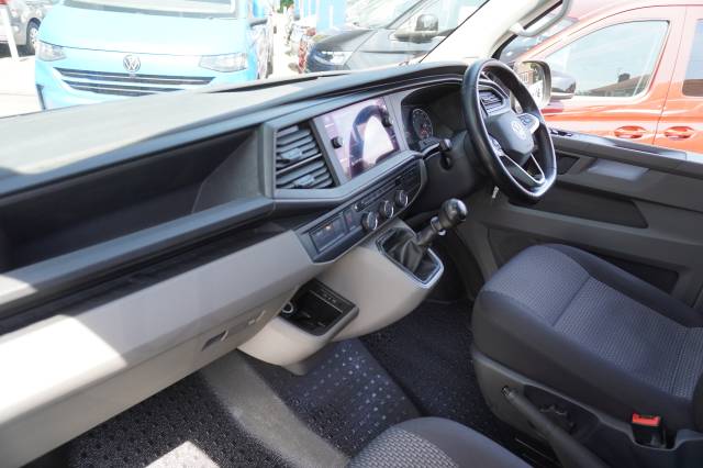 2021 Volkswagen Transporter 2.0 T32 TDI 150 Kombi Van Highline SWB
