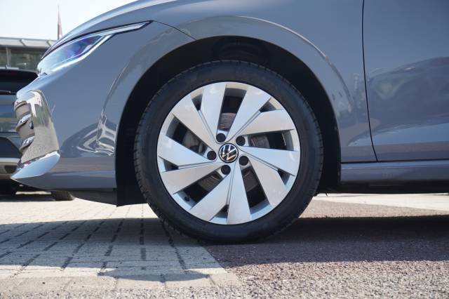 2024 Volkswagen Golf 1.5 eTSI DSG Life