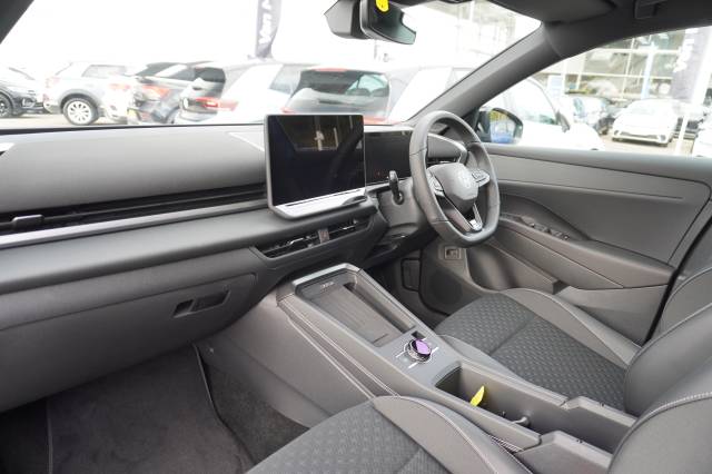 2026 Volkswagen T-Roc eTSI 150 DSG R-Line