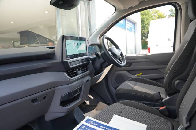 2025 Volkswagen Transporter 2.0 T30 TDI 170 Van Commerce Pro LWB