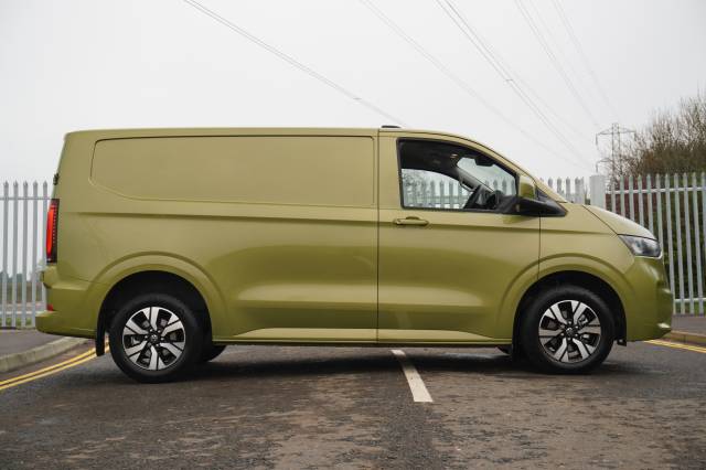 Volkswagen Transporter 2.0 T32 TDI 150 Van Commerce Pro SWB