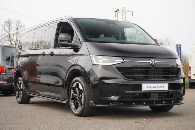 Volkswagen Transporter Shuttle 2.0 T32 TDI 170PS Minibus Style LWB MPV Diesel Midnight Black