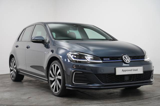 Volkswagen Golf 1.4 TSI DSG GTE Advance Hatchback Hybrid Isaac Blue