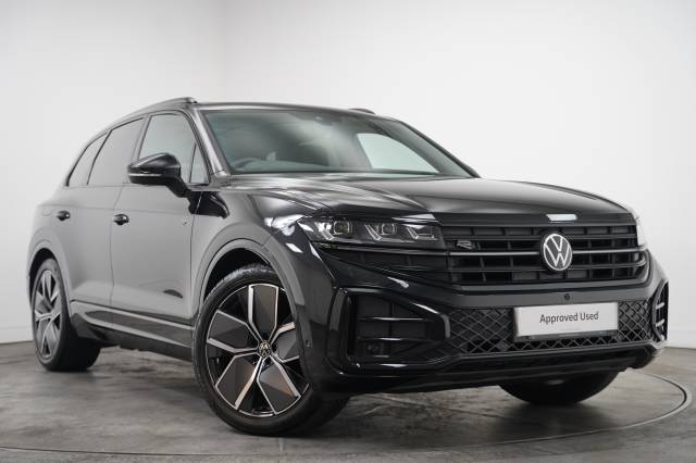 Volkswagen Touareg 3.0 V6 TDI 4Motion 286 Tip Black Edition Estate Diesel Grenadilla Black