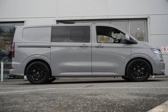 2025 Volkswagen Transporter 2.0 T32 TDI 150 Kombi Van Commerce Pro SWB
