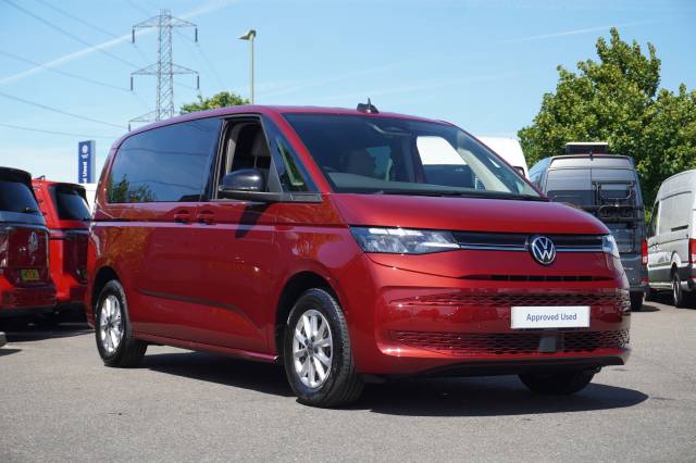 Volkswagen Multivan 2.0 TDI DSG Life MPV Diesel Fortana Red
