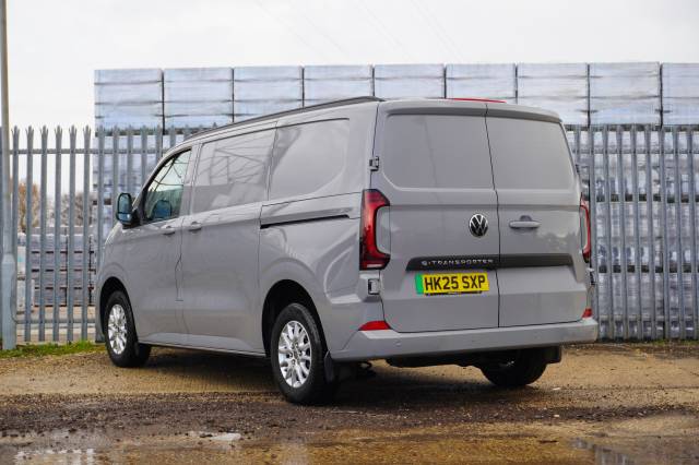 2025 Volkswagen Transporter 0.2 T32 65kWh Van Commerce Pro SWB