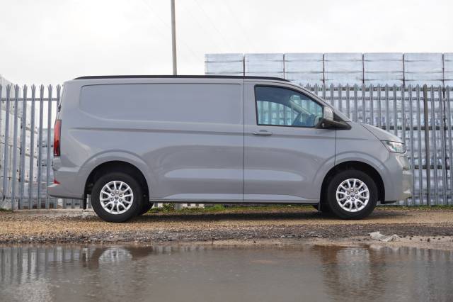2025 Volkswagen Transporter 0.2 T32 65kWh Van Commerce Pro SWB