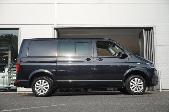 2022 Volkswagen Transporter 2.0 T30 TDI 150 Kombi Van Highline SWB