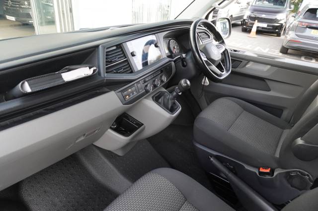 2022 Volkswagen Transporter 2.0 T30 TDI 150 Kombi Van Highline SWB
