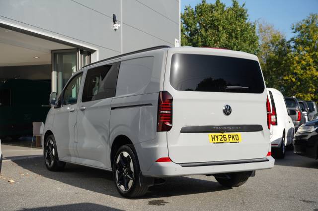 Volkswagen Transporter 2.0 T30 TDI 150 Kombi Van Commerce Pro SWB