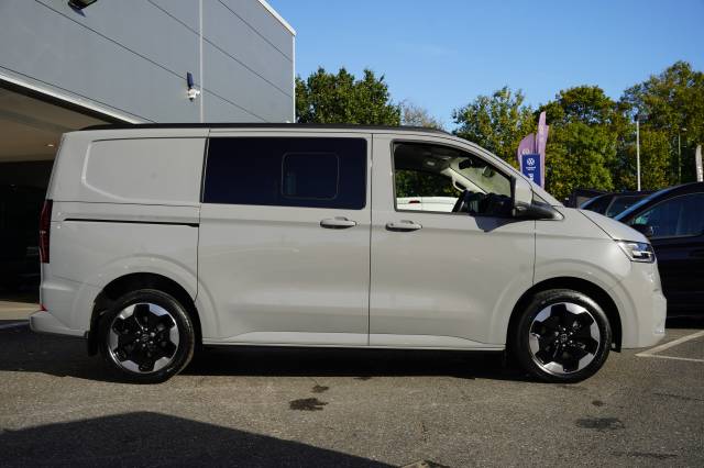 Volkswagen Transporter 2.0 T30 TDI 150 Kombi Van Commerce Pro SWB