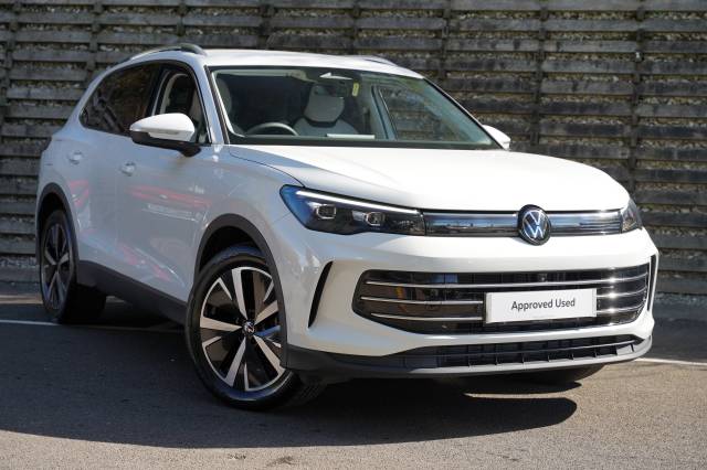 Volkswagen Tiguan 1.5 eTSI 150 DSG Elegance Estate Petrol Pure white