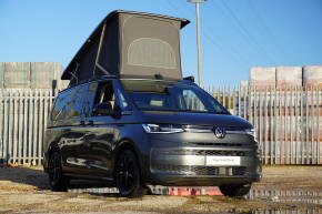 VOLKSWAGEN CALIFORNIA at Breeze Poole