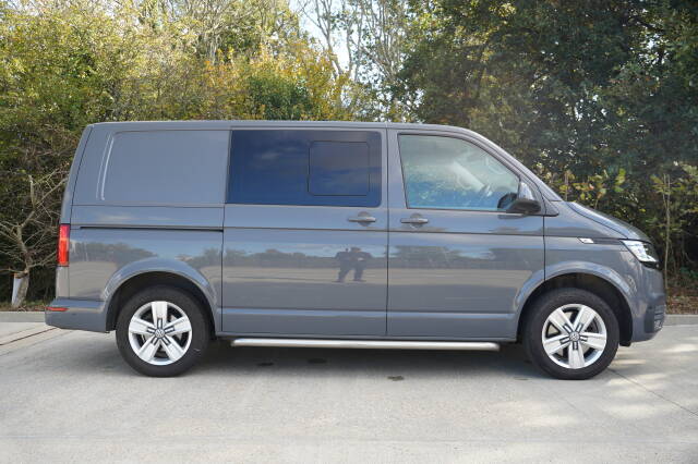 2022 Volkswagen Transporter 2.0 T32 TDI 150 Kombi Van DSG Highline SWB