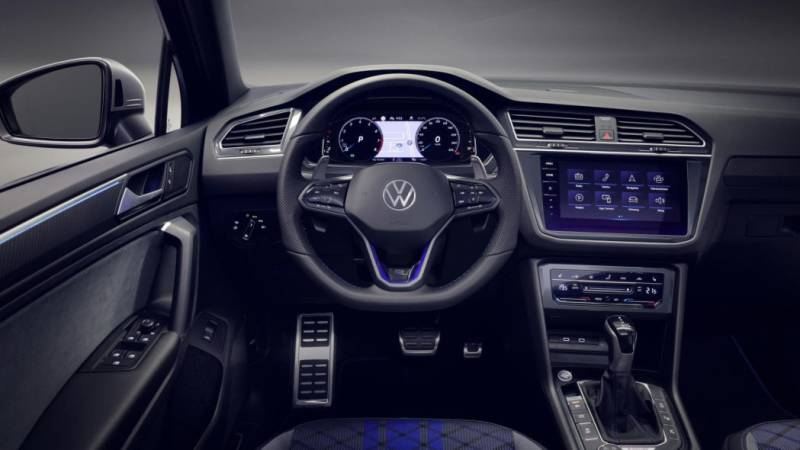 VW Tiguan R dashboard