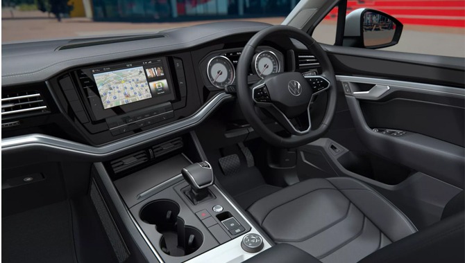 Volkswagen Touareg - Interior