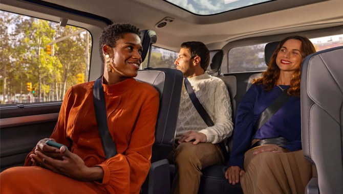 Volkswagen e-Transporter Shuttle - Interior